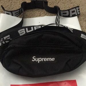 Supreme fanny pack or waist bag